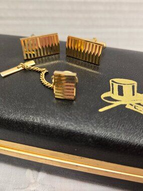 vintage gold toned ribbed cufflinks Cuff links with tie tack